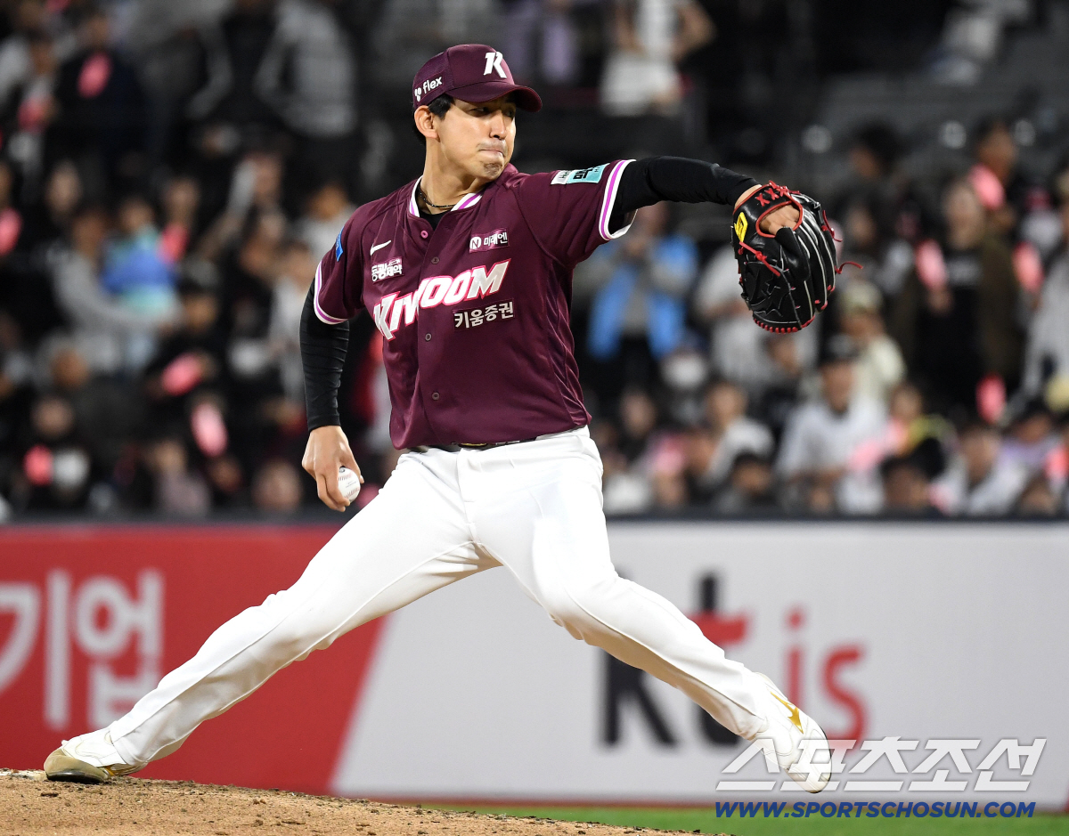 17일 수원 케이티위즈파크에서 열린 KT와 키움의 경기. 투구하고 있는 키움 유토. 수원=송정헌 기자 songs@sportschosun.com/2026.04.17/