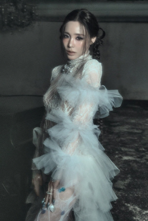 티파니, 속 훤히 비치는 시스루..♥변요한도 놀랄 '파격 비주얼'