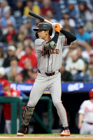 '뜨거운 타격감' 4월의 이정후 대반전! 한국 문화 존중한 SF 스승 덕분…"폭발적인 불씨 역할" 극찬의 연속