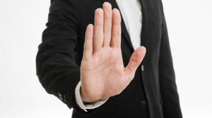 "종교 이유로 수술 거부는 차별"…병원 상대 손배 소송 논란