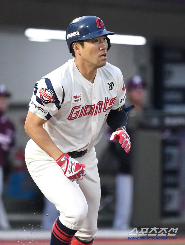 전준우가 사라졌다! 6타수 무안타 → 선발 제외. 한동희는 지명타자로 복귀 