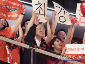 '회장님 오셨다!' 한화 김승연 구단주, 올 시즌 첫 홈 경기 방문[대전 현장]