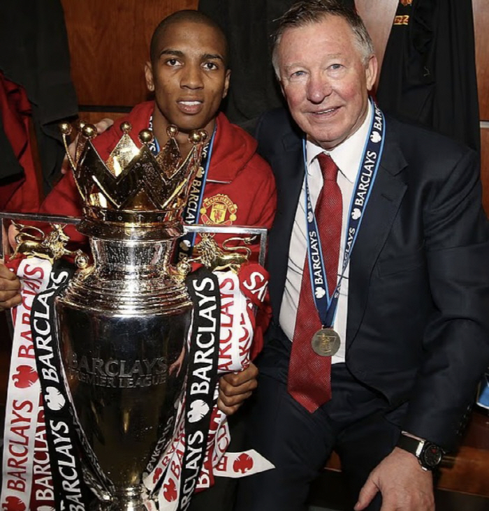 [오피셜]이 선수는 '해버지' 박지성과 자리를 두고 다퉜다...'불혹의 레전드' 애슐리 영, 현역 은퇴 선언 "소년이었던 내가 꿈꾼 것으로 가득했다"