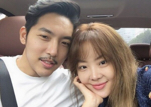 나르샤 남편, 긴급 뇌수술 받았다 "일상 생활 어려워, 회복·건강에 집중" [전문]