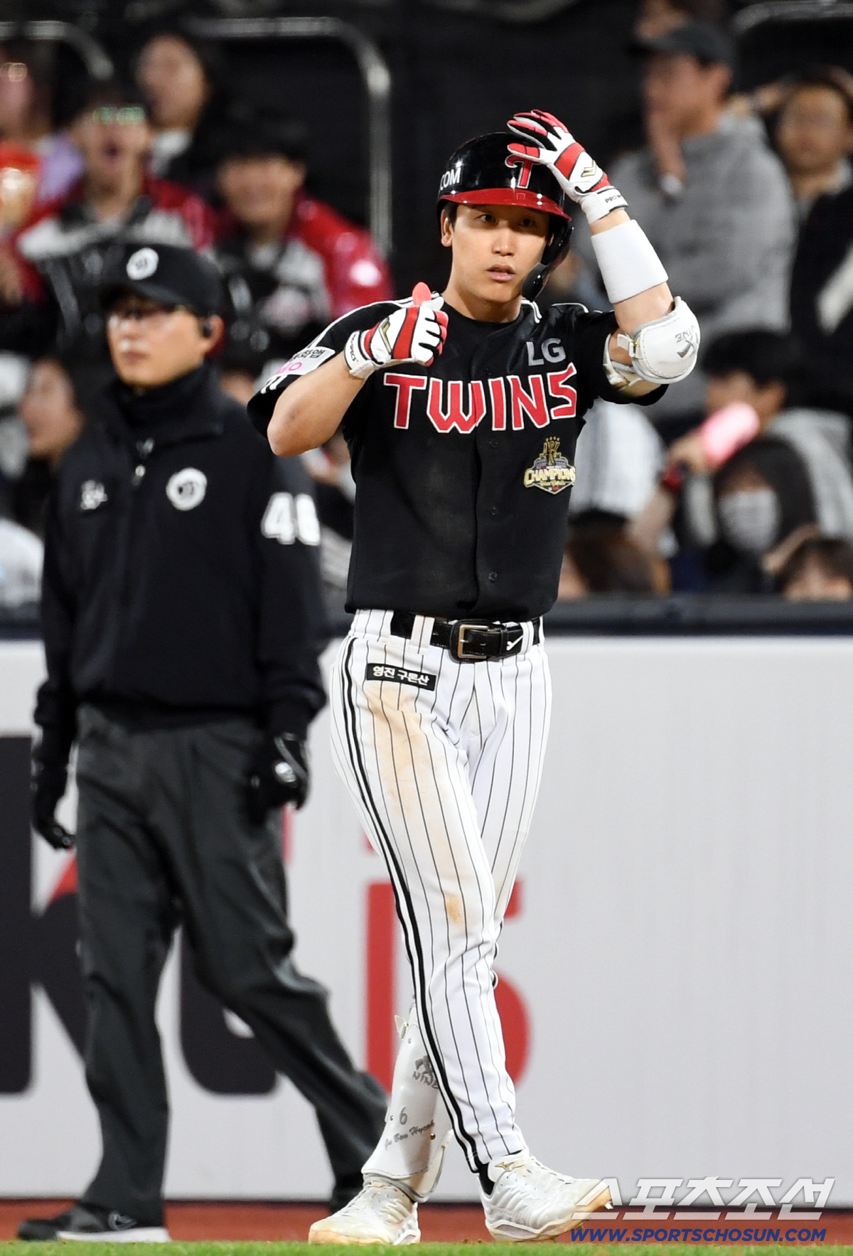 30일 수원KT위즈파크에서 열린 KT와 LG의 경기. 8회초 2사 1,3루 LG 구본혁이 안타를 날리고 있다. 수원=박재만 기자 pjm@sportschosun.com/2026.04.30/