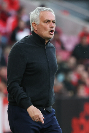 회장은 무리뉴를 원하는데 레알 마드리드 선수들은 딴 데 마음이 가 있다..'부드러운' 클롭을 선호한다