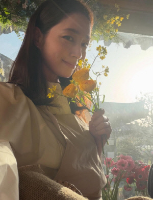 "장원영보다 예쁘다"..子 발언 터지자 난리난 '44세 여배우'의 정체