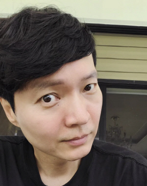 "아이 팔아 복귀 안해" 신정환, 월매출 1억·엑셀방송이 '뎅기열 퇴출' 면죄부 될까