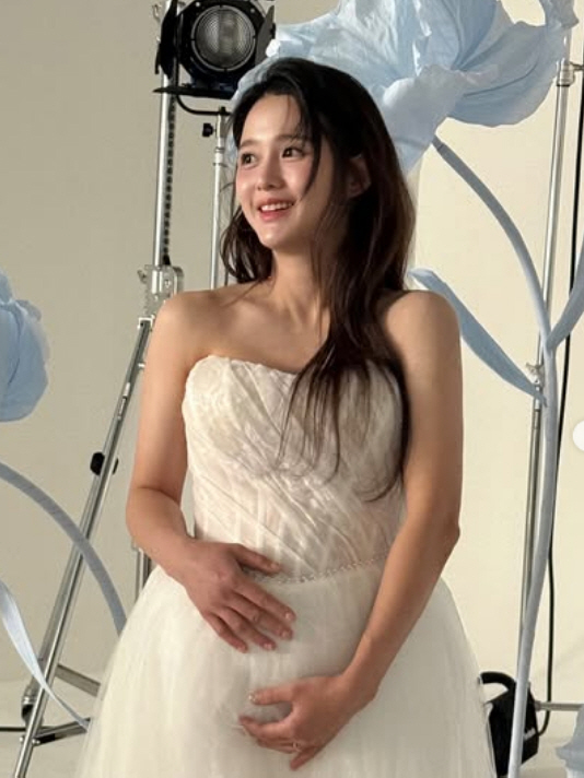 '임신 8개월' 남보라, "아기 점점 내려와" 터질듯한 D라인...만삭 사진 공개