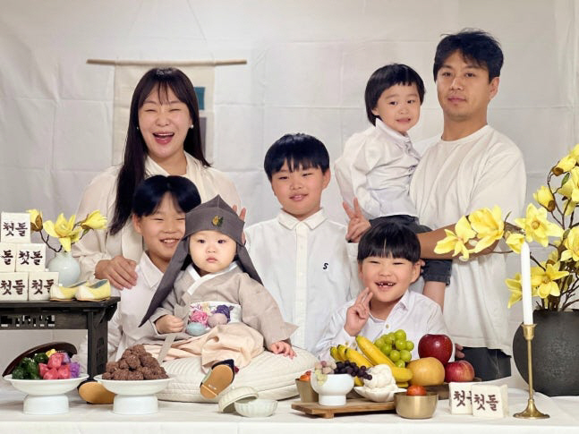 '오형제맘' 정주리, 11년 만 '모유 수유' 끝내고 눈물 "젖병 안녕, 내 가슴 안녕"