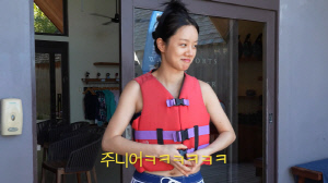 혜리, 167cm에 뼈말라 인증...'주니어 라지' 딱 맞는 몸매 "나 어른인데"
