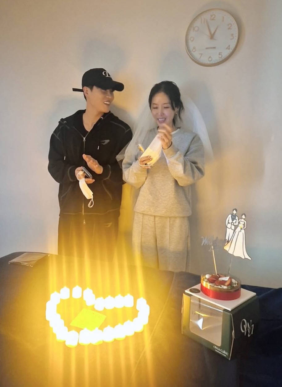 '문원♥' 신지, 결혼 하루 앞두고 '깜짝 선물' 받았다 "미리 축하 감사해요"