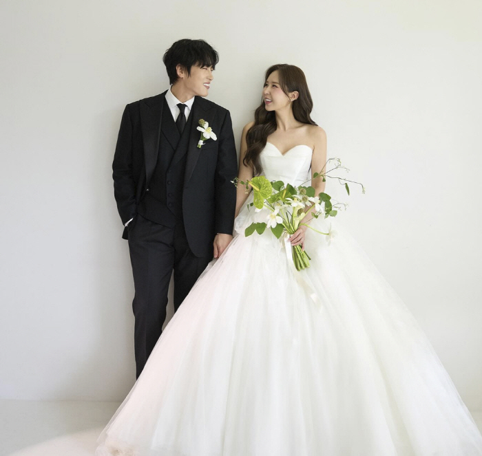 신지♥문원, 오늘(2일) 결혼…전 국민적 반대 딛고 마침내 부부 결실