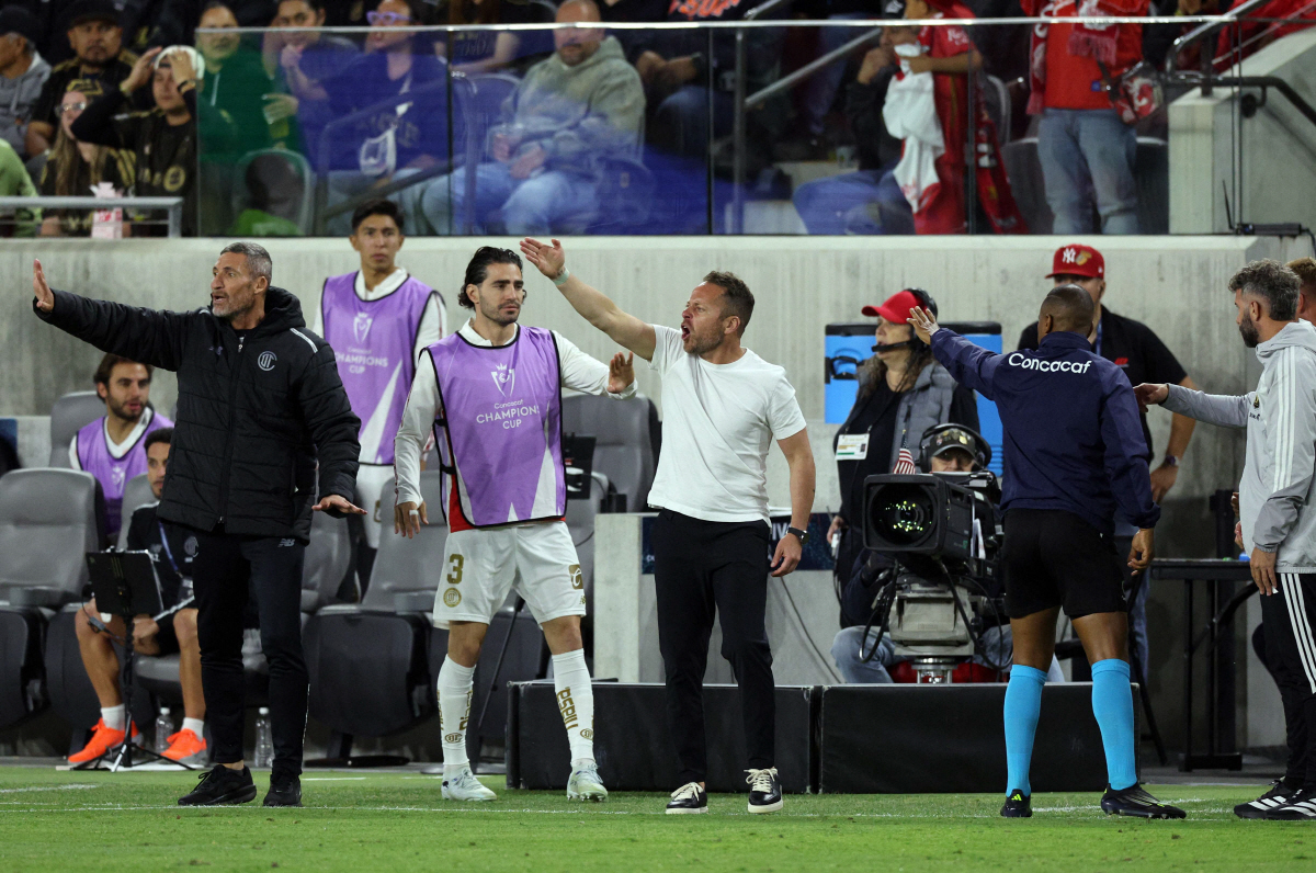 "손흥민 샌디에이고전 휴식 예고" '극대노' LAFC감독 "MLS는 북중미챔스 우승 원치않나...축구는 플스가 아냐...살인일정 짠 사람 면상 보고싶다"