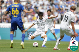 시즌 1호 태하드라마, 동해안 더비에서 개봉! '조상혁 95분 극장골' 포항, 울산전 1-0 극적 승리[K리그1 리뷰]