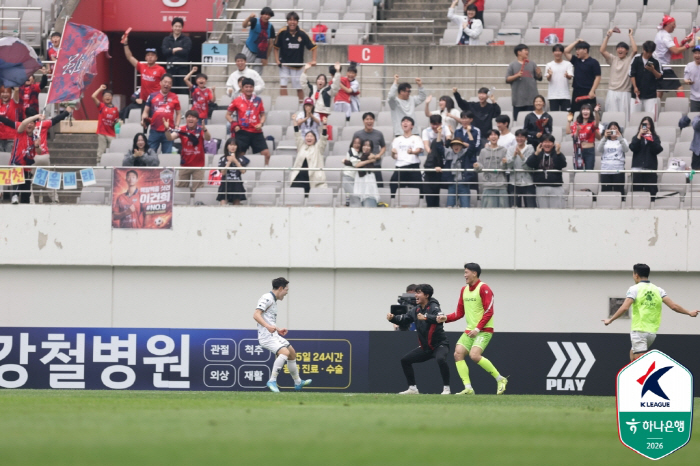 '선두' 서울, 시즌 첫 3실점→'군인정신'에 당했다, 김천전 2-3 패배[K리그1 리뷰]