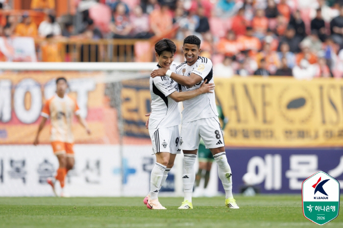 "김진규 마수걸이X티아고 쐐기골" 전북, 제주에 2-0승 '2연승' ...울산 제치고 2위-3년만의 원정승 감격[K리그1 리뷰]