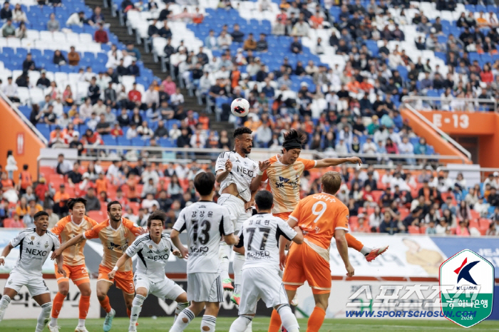 "김진규 마수걸이X티아고 쐐기골" 전북, 제주에 2-0승 '2연승' ...울산 제치고 2위-3년만의 원정승 감격[K리그1 리뷰]