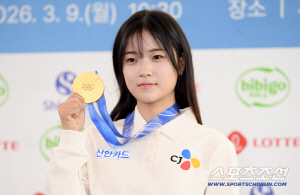 벌써 돌아왔다! 기적의 금메달→'골절만 3곳' 韓 국민 영웅, 본격 복귀 시동...환상적인 기술 영상→'철푸덕' 연습 장면까지 공개