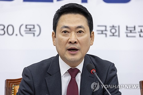 (서울=연합뉴스) 황광모 기자 = 국민의힘 장동혁 대표가 30일 국회에서 열린 소상공인연합회 전국동시지방선거 정책과제 전달식에서 인사말을 하고 있다. 2026.4.30 hkmpooh@yna.co.kr
