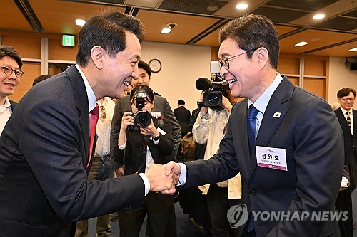 [지선 D-30] ⑩ '與 압도' 여론조사 적중할까…때론 맞고 때론 이변도