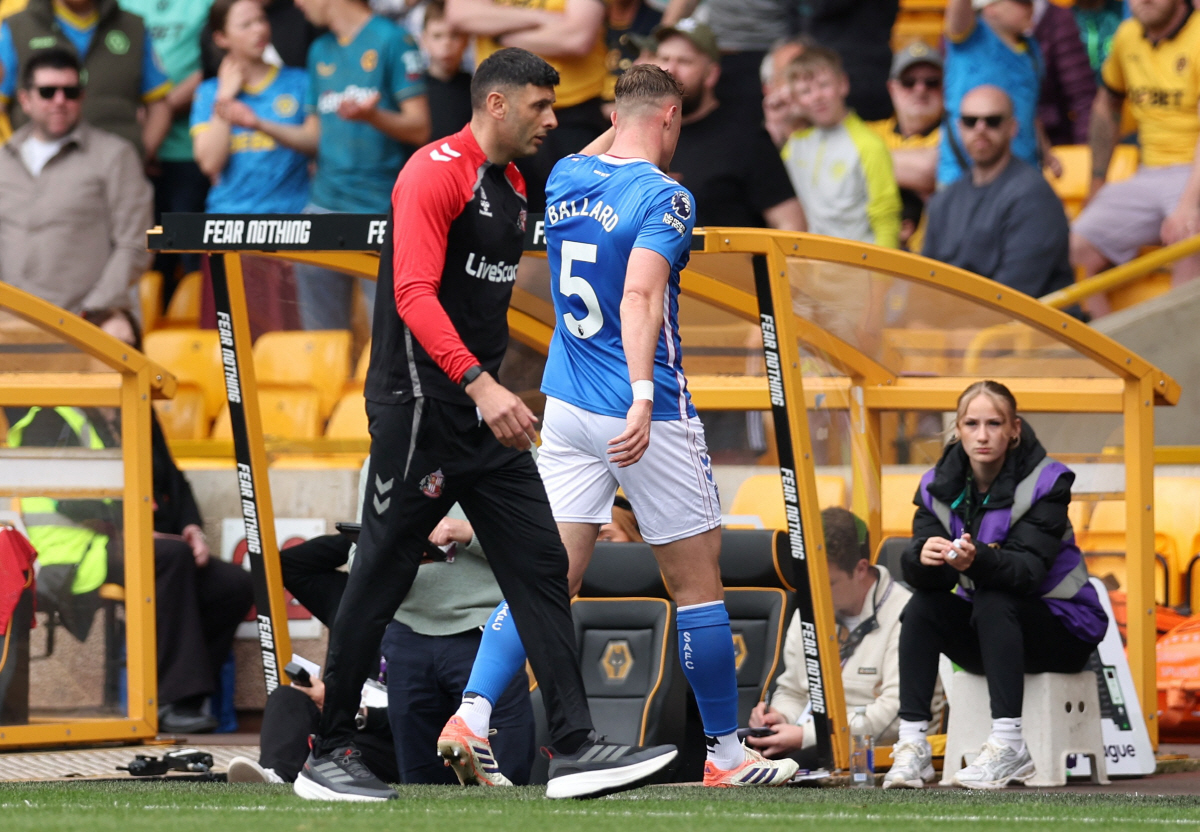 Soccer Football - Premier League - Wolverhampton Wanderers v Sunderland - Molineux Stadium, Wolverhampton, Britain - May 2, 2026 Sunderland's Daniel Ballard walks off after being shown a red card by referee Paul Tierney REUTERS