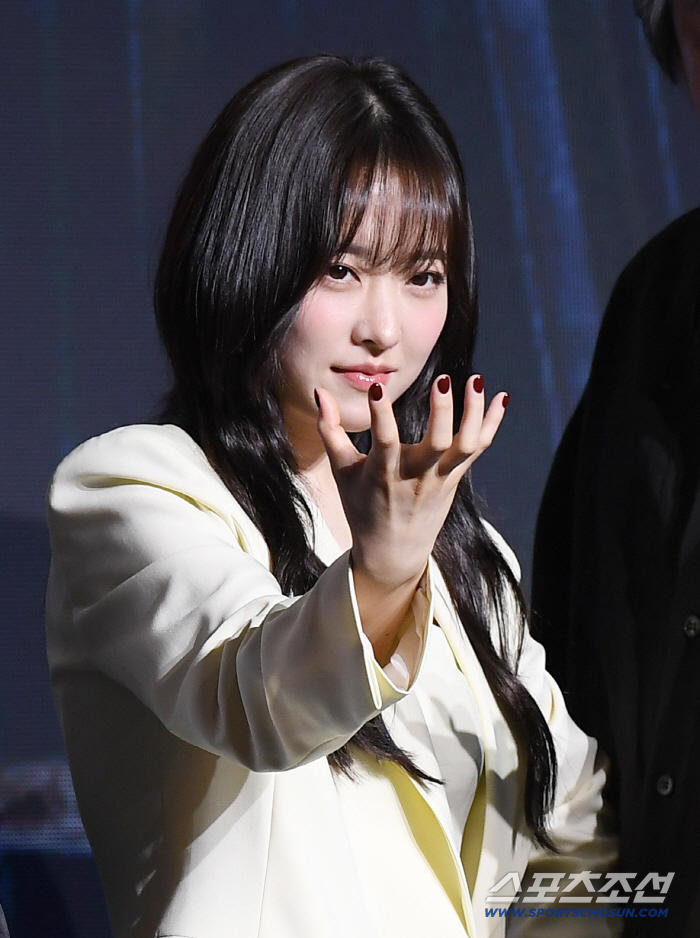 [공식] 웃음기 지운 박보영, 제대로 터졌다..'골드랜드' 韓서 1위→19개국 차트인