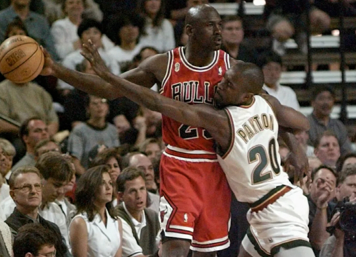 "MJ, 현 NBA 평균 40득점 가능" 마이클 조던과 '맞짱' 전설적 수비수의 단언 "현재 마이클 조던 막을 선수는 없다"