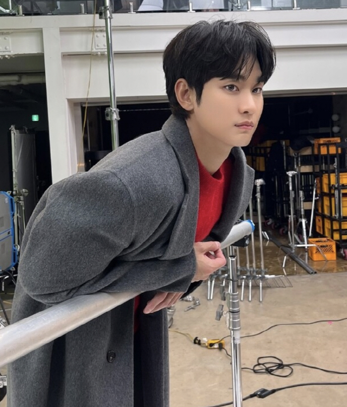 김수현, 성수동 충격 목격담 “매우 수척+피폐해진 몰골..숨만 쉬어도 수천만 지출” (연예뒤통령)