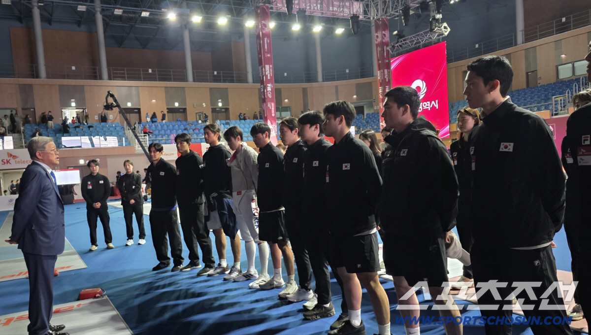 "나홀로 8강" '뉴어펜져스' 도경동 "세계선수권, 亞게임선 꼭 금메달! 형들처럼 1등 찍는 선수 목표"[SK텔레콤 펜싱그랑프리 현장]