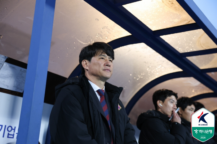 [현장인터뷰] 수원 삼성 이긴 수원 레전드 박건하 감독의 솔직 고백 "적으로 만나는 걸 생각하지도 못했다"