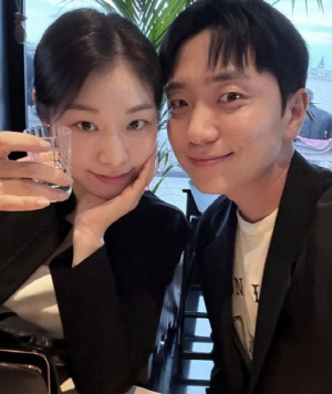 고우림♥김연아 냉장고 공개..의외의 식재료 "야식에 눈 떴다"