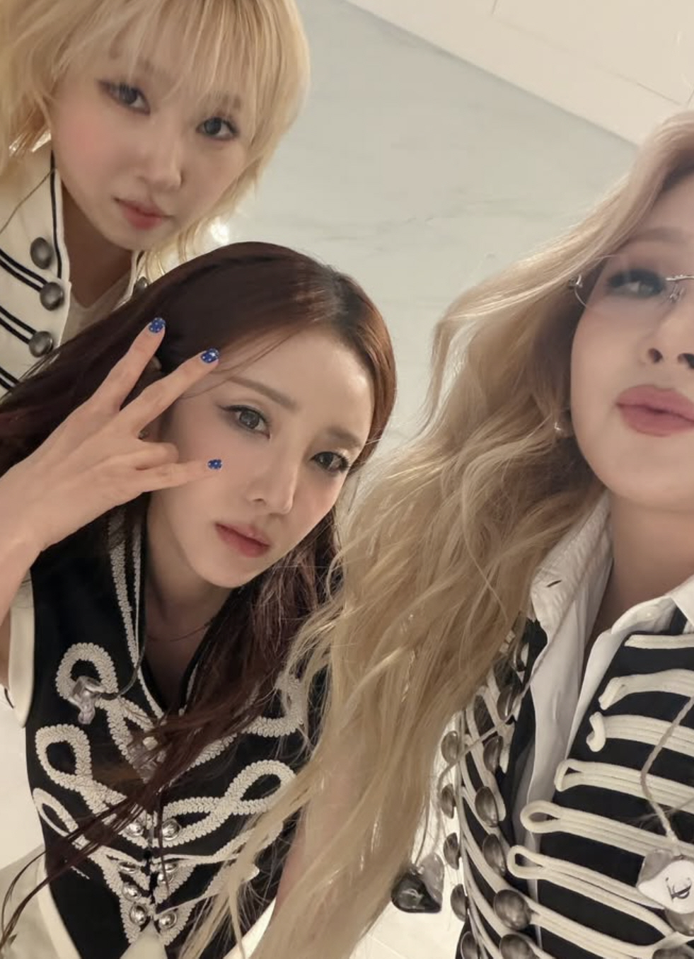 '마약 거짓말 박봄 언팔' 산다라박, CL-공민지와 "2NE1 사랑해"