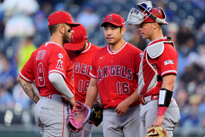 이럴수가…'WBC 한국전 혼쭐' 日베테랑, 어깨 염증 15일 IL 등재