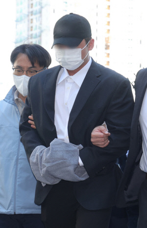 [속보] ‘김창민 감독 상해치사’ 피의자 2명 구속…사건 발생 197일 만