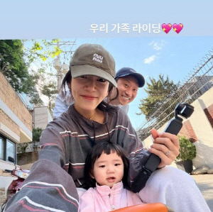 손담비, 딸에 '400만 원대' 전동차 선물…'럭셔리 육아템' 눈길