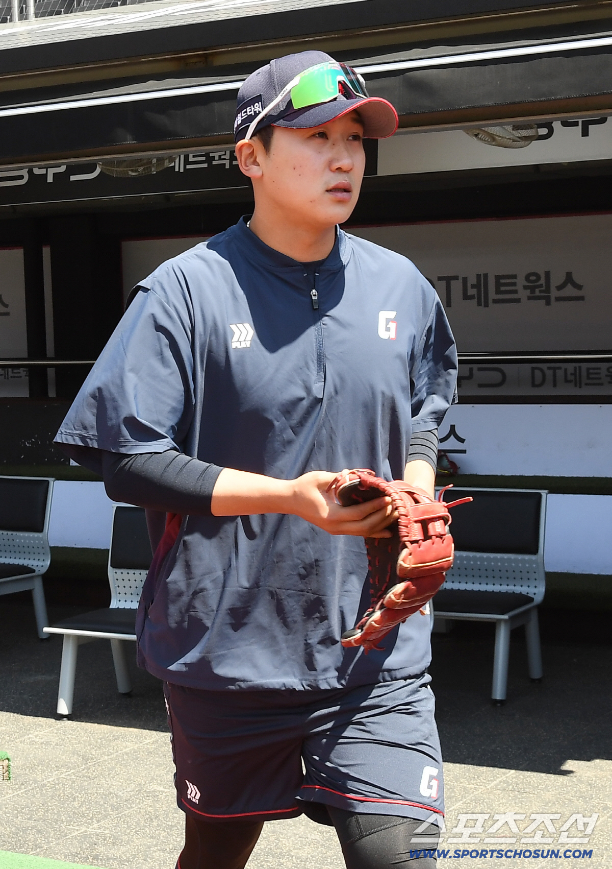 5일 수원 KT위즈파크에서 열린 롯데-KT전을 앞두고 롯데 고승민, 나승엽, 김세민이 1군에 복귀했다. 김세민이 훈련을 준비하고 있다. 수원=정재근 기자 cjg@sportschosun.com/2026.5.5/