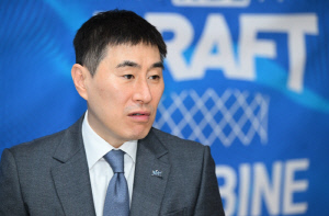 [챔프 1차전 사전 인터뷰] KCC 이상민 감독의 이정현 경계령 "허훈과 숀롱이 충분히 경계하고 있다"