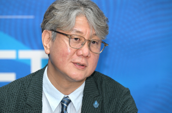 [챔프 1차전 사전 인터뷰] 고양 소노 손창환 감독 빅5 경계령 "우리는 독침이지만, KCC는 대포다"