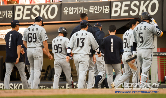 '1위→꼴찌' 한화 휘청, 이렇게 다 아플 수가 있나…"20년 감독하면서 처음" 최대 위기다