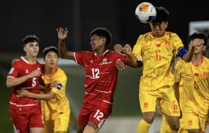 "너무나도 잔인하다!"→"강적 日 격돌!" 中 축구 또또 좌절…'예선 무패 세대 출격' U-17 아시안컵 1차전, 인도네시아에 0-1 '충격패'
