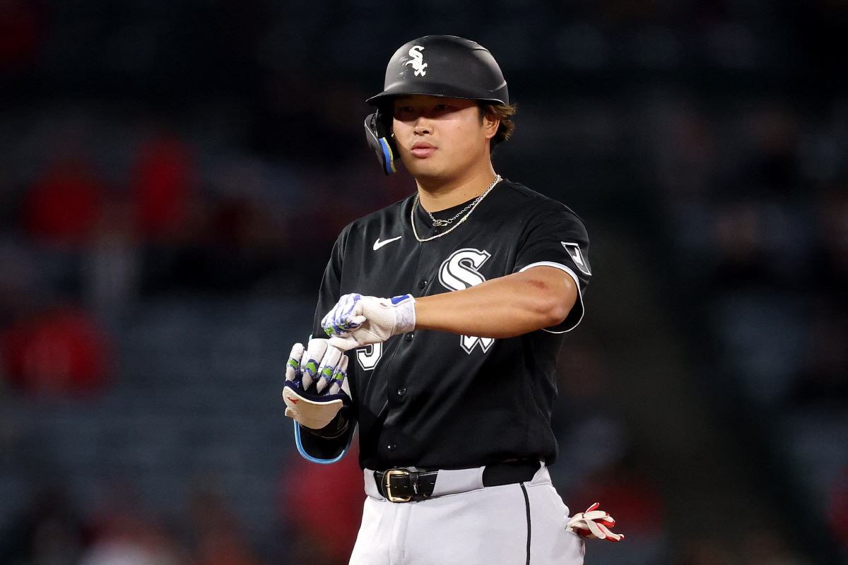 ANAHEIM, CALIFORNIA - MAY 04: Munetaka Murakami #5 of the Chicago White Sox reacts after hitting a double against the Los Angeles Angels during the sixth inning at Angel Stadium of Anaheim on May 04, 2026 in Anaheim, California. Luke Hales/Getty Images/AFP (Photo by Luke Hales / GETTY IMAGES NORTH AMERICA / Getty Images via AFP)