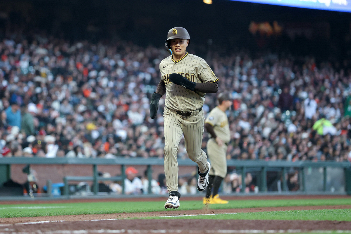 SAN FRANCISCO, CALIFORNIA - MAY 05: Sung-Mun Song #24 of the San Diego Padres runs home to score against the San Francisco Giants in the fourth inning at Oracle Park on May 05, 2026 in San Francisco, California. It was Song's first Major League hit. Ezra Shaw/Getty Images/AFP (Photo by EZRA SHAW / GETTY IMAGES NORTH AMERICA / Getty Images via AFP)