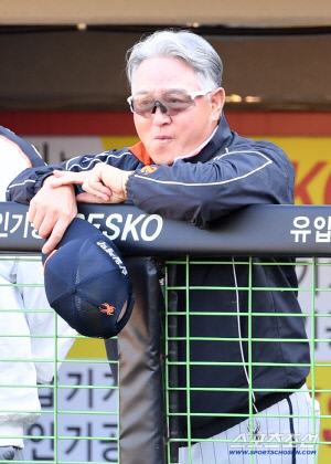 '충격 꼴찌' 한화 왜 칼 빼들었나, 채은성은 아프다…"불펜 안정화 되면 우리도 찬스 있다"