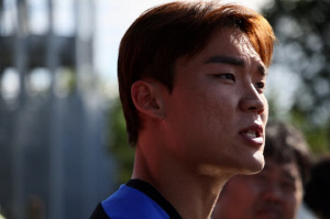 "진심으로 사과드립니다" 홍명보호 주전 스트라이커 오현규, 공개 사과...'충격 탈락' 베식타시 팬심 분노 폭발
