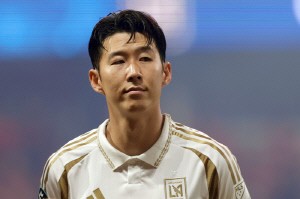 손흥민 데리고 이 모양 이 꼴, "도스 산토스 OUT" LA FC 여론 분노 폭발..."총체적인 재앙, 쓰레기 같은 상황 화나"