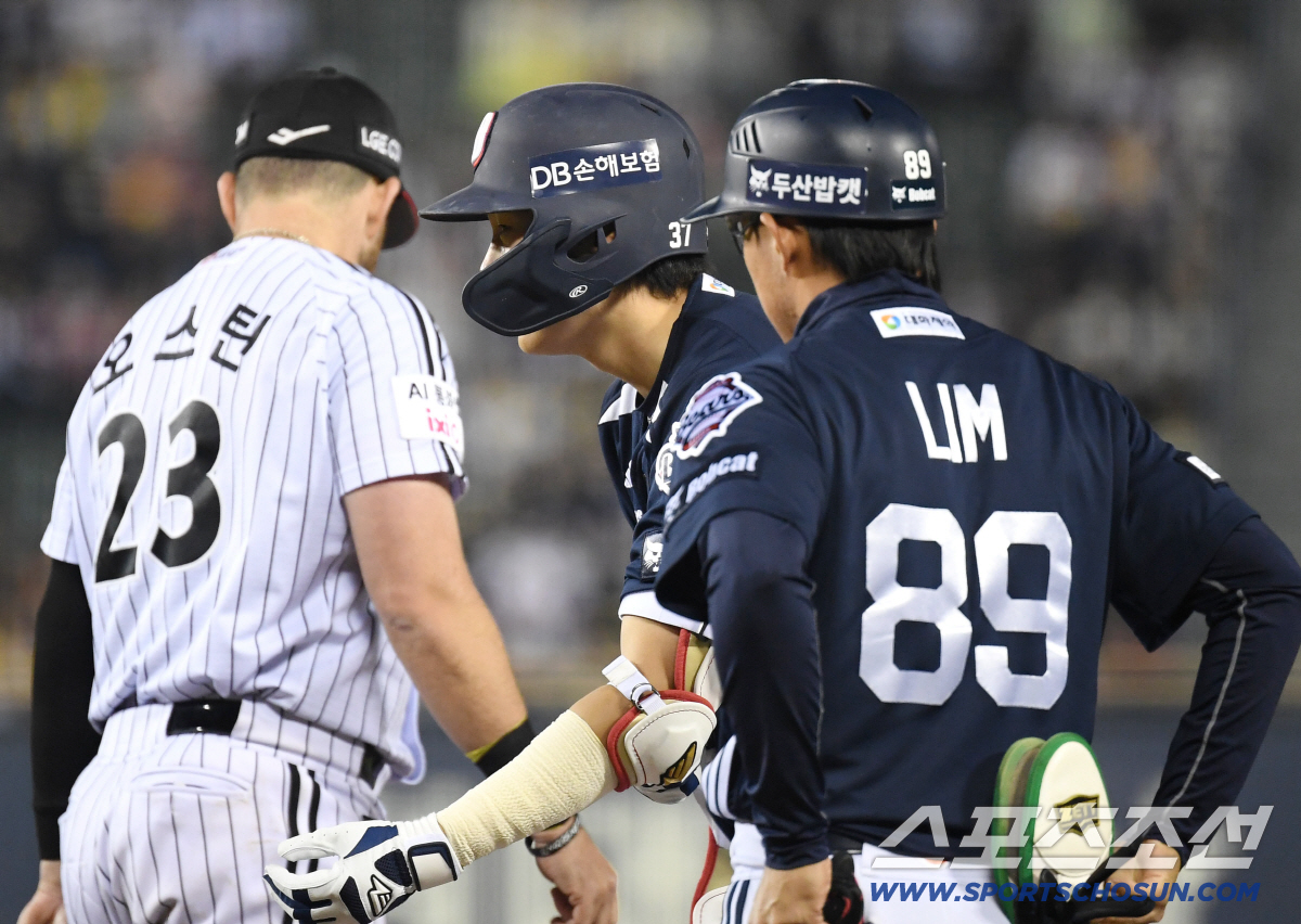 7일 잠실구장에서 열린 LG와 두산의 경기. 8회초 1사 2, 3루. 역전 2타점 적시타를 날린 두산 박지훈. 잠실=송정헌 기자 songs@sportschosun.com/2026.05.07/