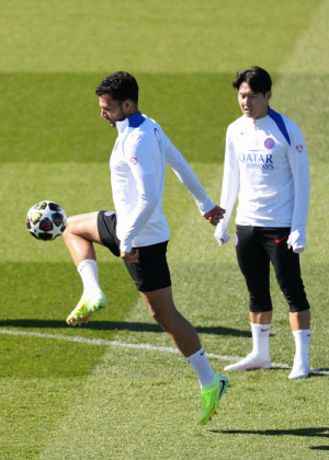 이강인보다 먼저 탈출! "올여름 떠날 예정" PSG, 여름 1호 방출 나온다..."유벤투스-바르셀로나 영입 적극적"