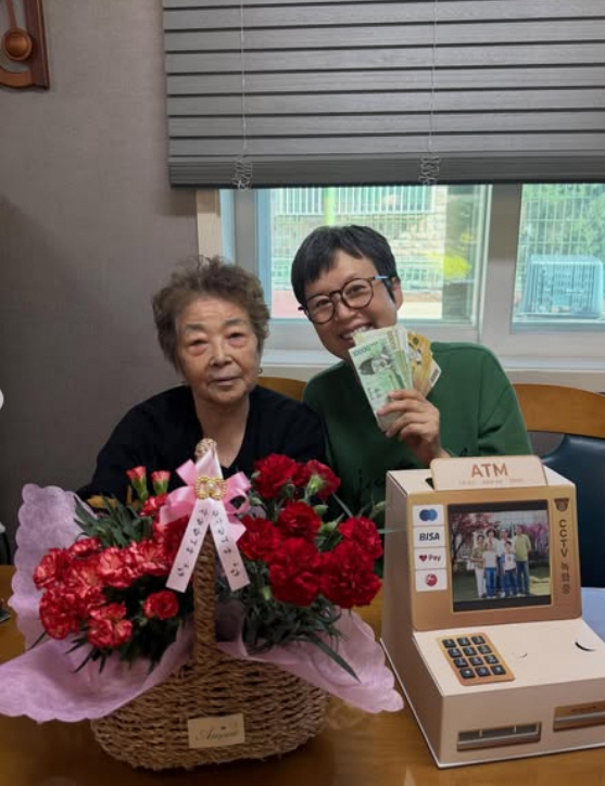 박미선, 유방암 투병 후 첫 어버이날 '감동'...자녀들 '돈다발 ATM' 선물 공개