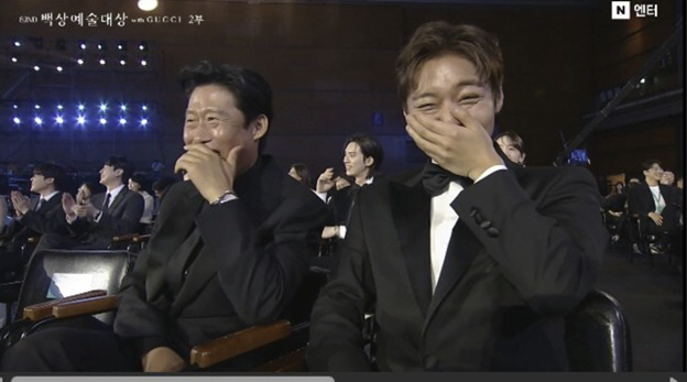 장항준 "감독상 못 타 속상했는데..앞으론 구찌만 살 것" 유쾌한 백상 수상소감 (백상예술대상)